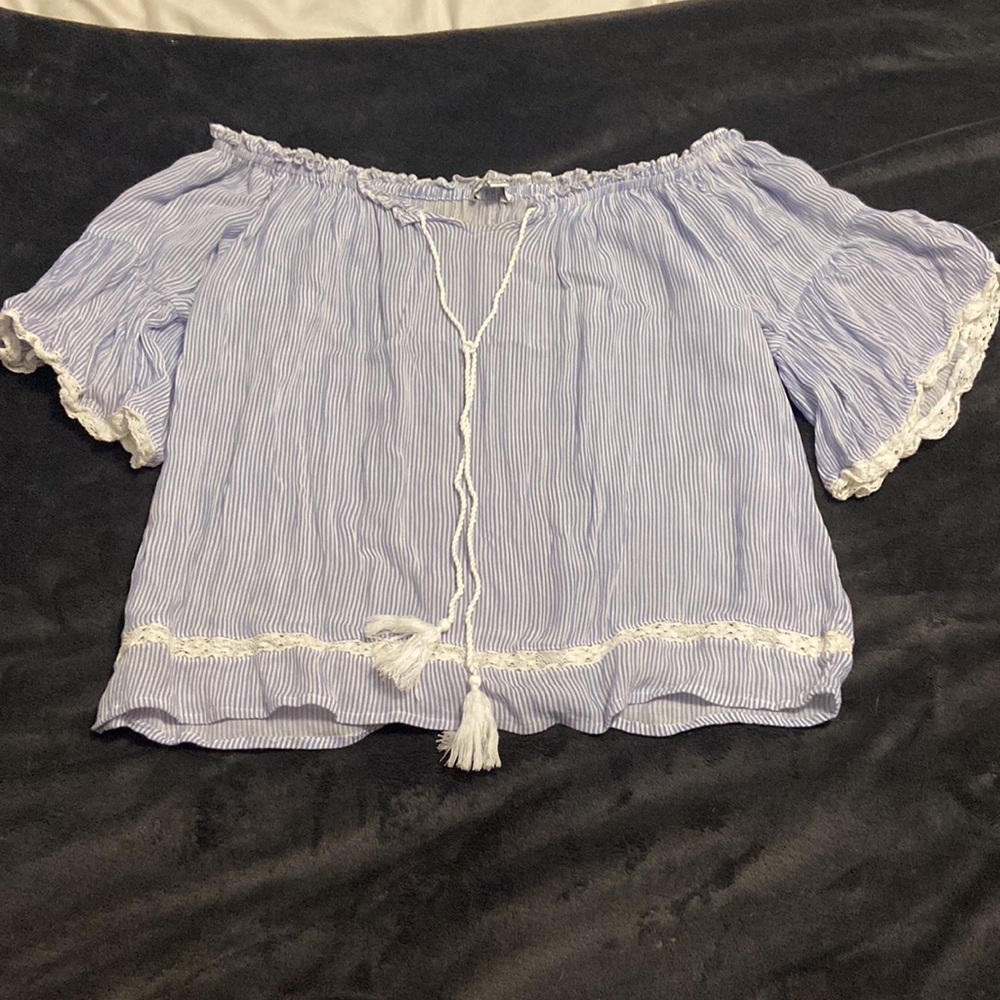 American Eagle off the shoulder top